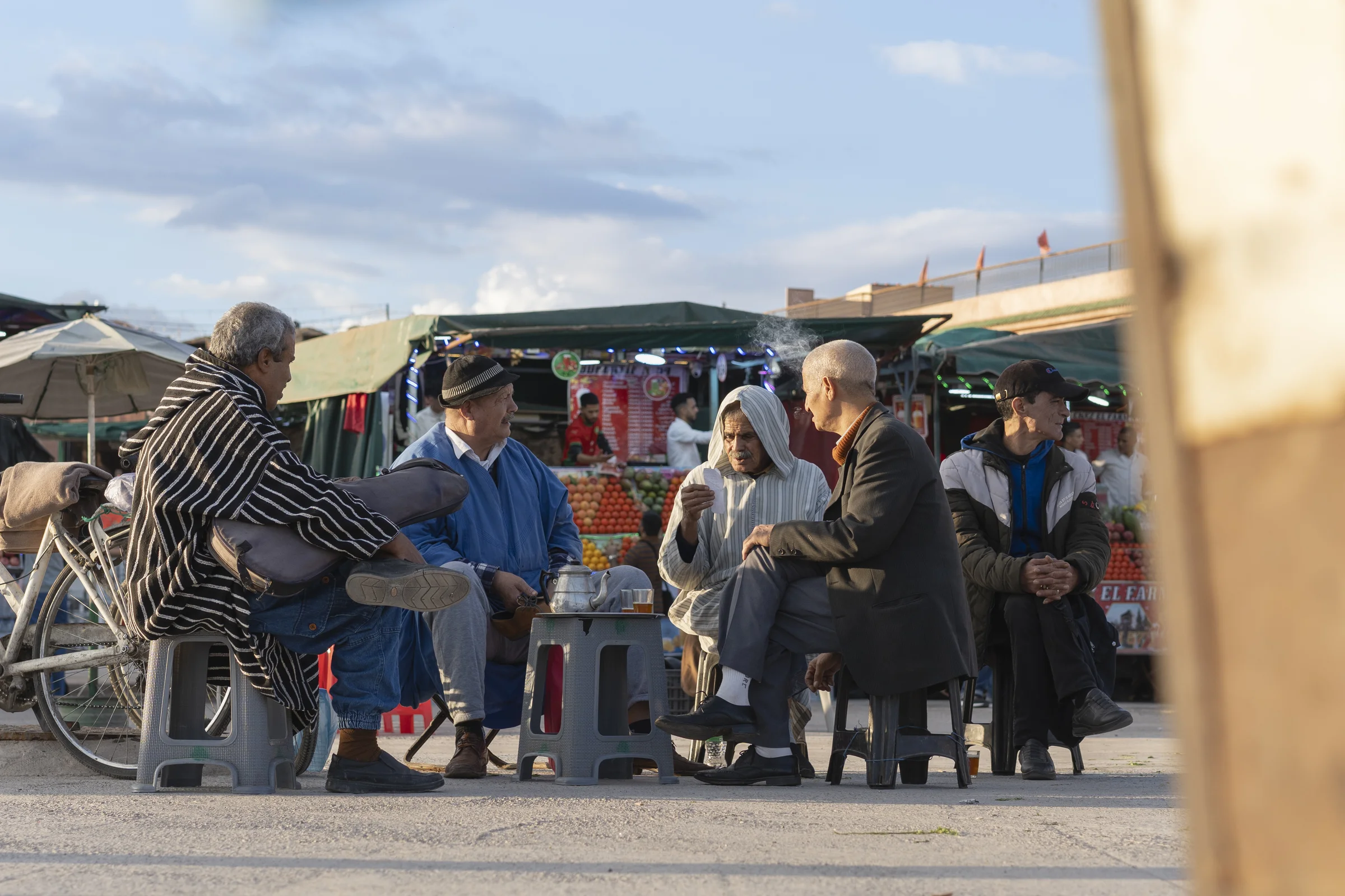 Marocco — banco di spezie al suq